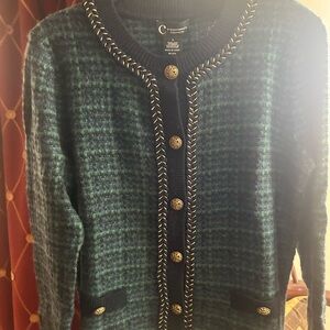 C by Bloomingdales navy & green plaid cashmere cardigan. Size L. NWT